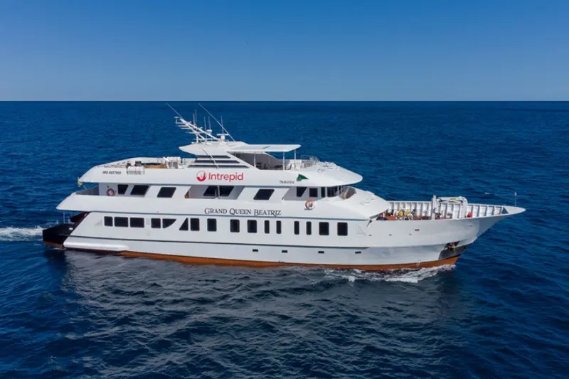 Galapagos Encounter: Southern Islands (Grand Queen Beatriz)